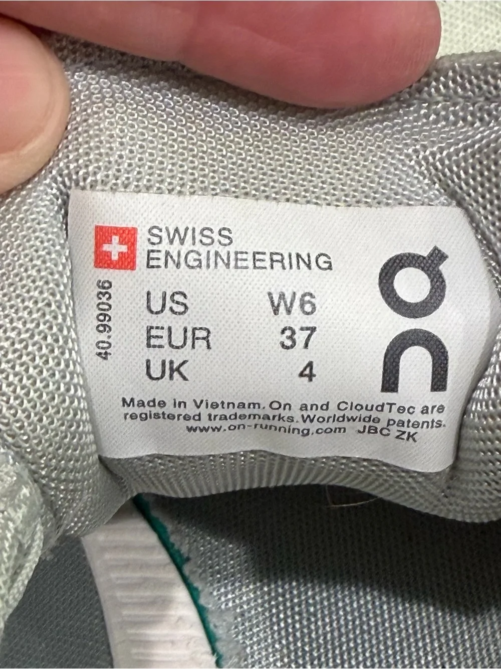 On Running Cloudflow Lightweight Running Shoes ladies 6